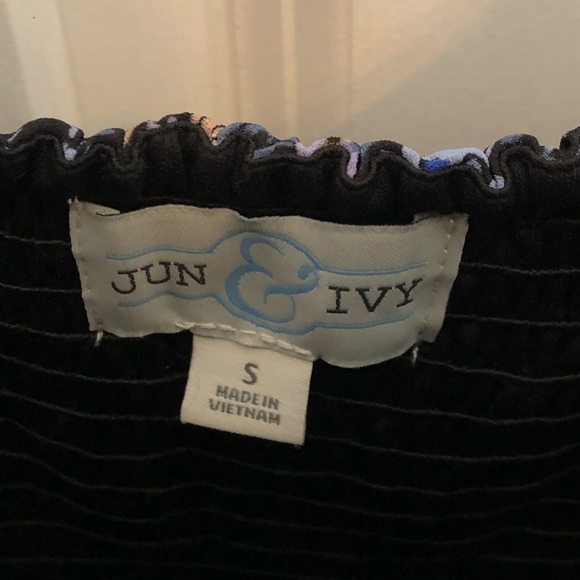 Jun and Ivy Floral Dress - Picture 11 of 11